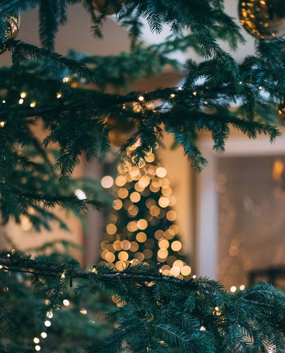 Scandinavian Christmas Home Decor Tips & Inspo.